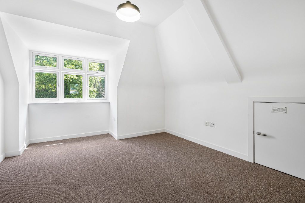 Additional image 9 of 1 bed property for saleGeorges Wood Road, Brookmans Park, Hatfield AL9