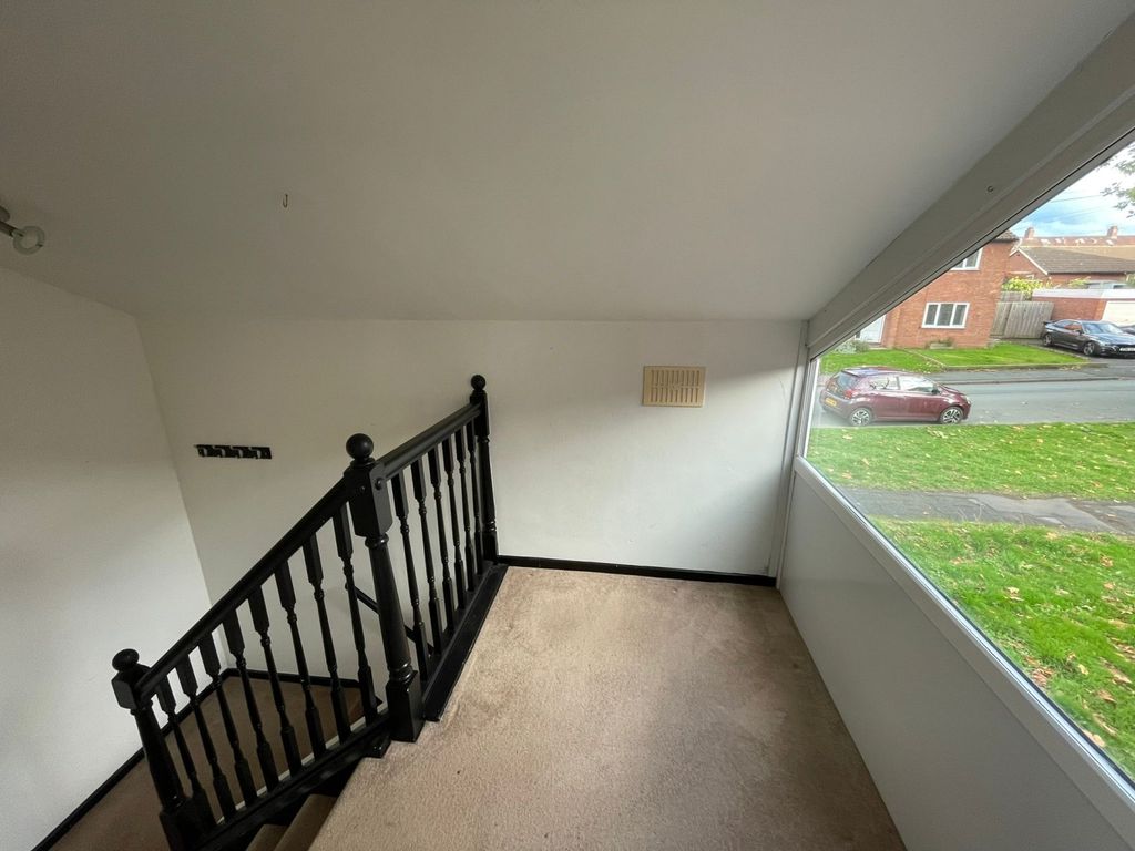 Property photo 2 of 17 c6cc2243-c919-479E-Bd57-Be9740369E1c