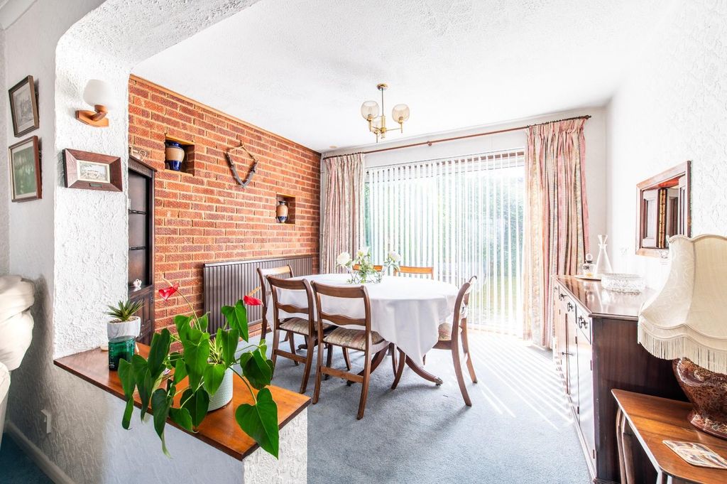 Property photo 3 of 17 Dining Room