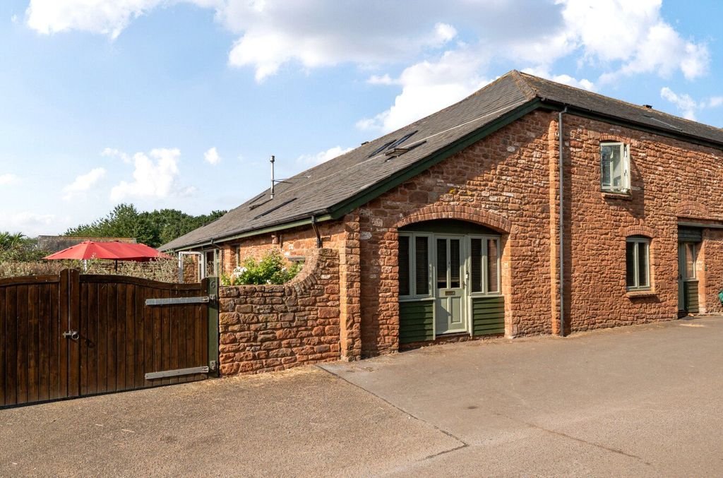 Property photo 1 of 14 External