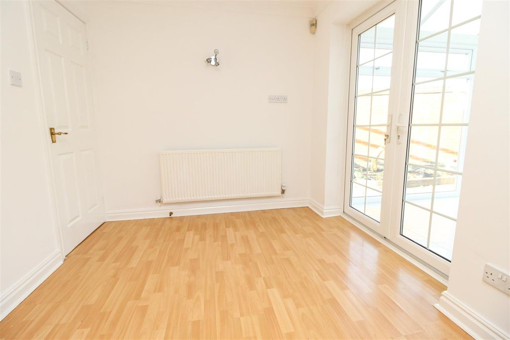 Property photo 3 of 14 Dining Area-2.Jpg