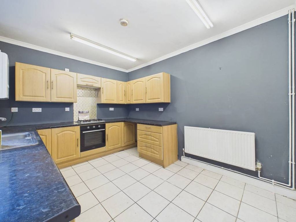 Property photo 3 of 33