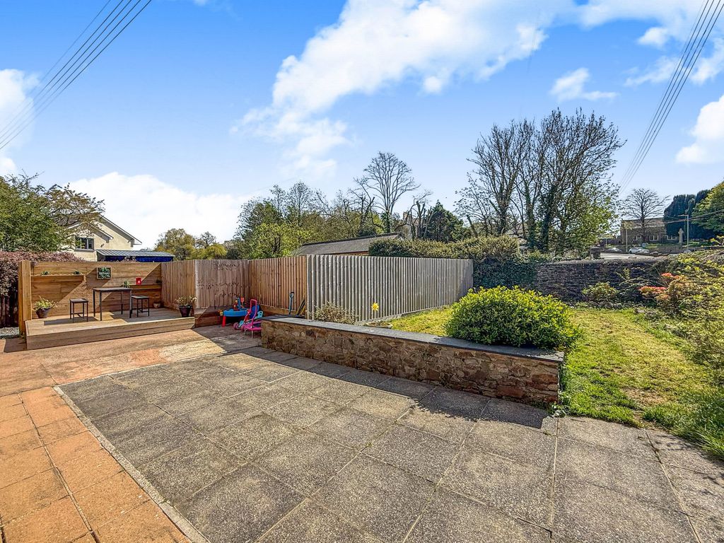 Property photo 2 of 24