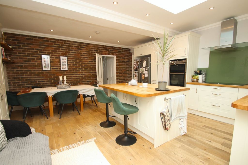 Property photo 2 of 21 Photo 19