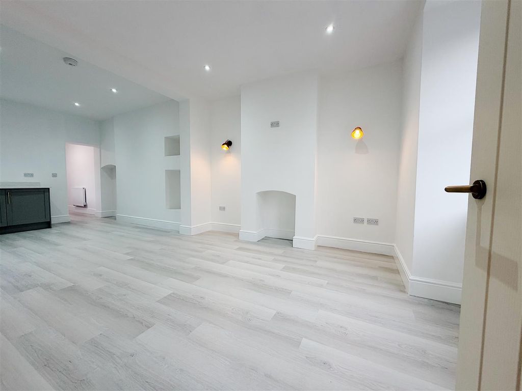Property photo 2 of 21 Open Plan Living