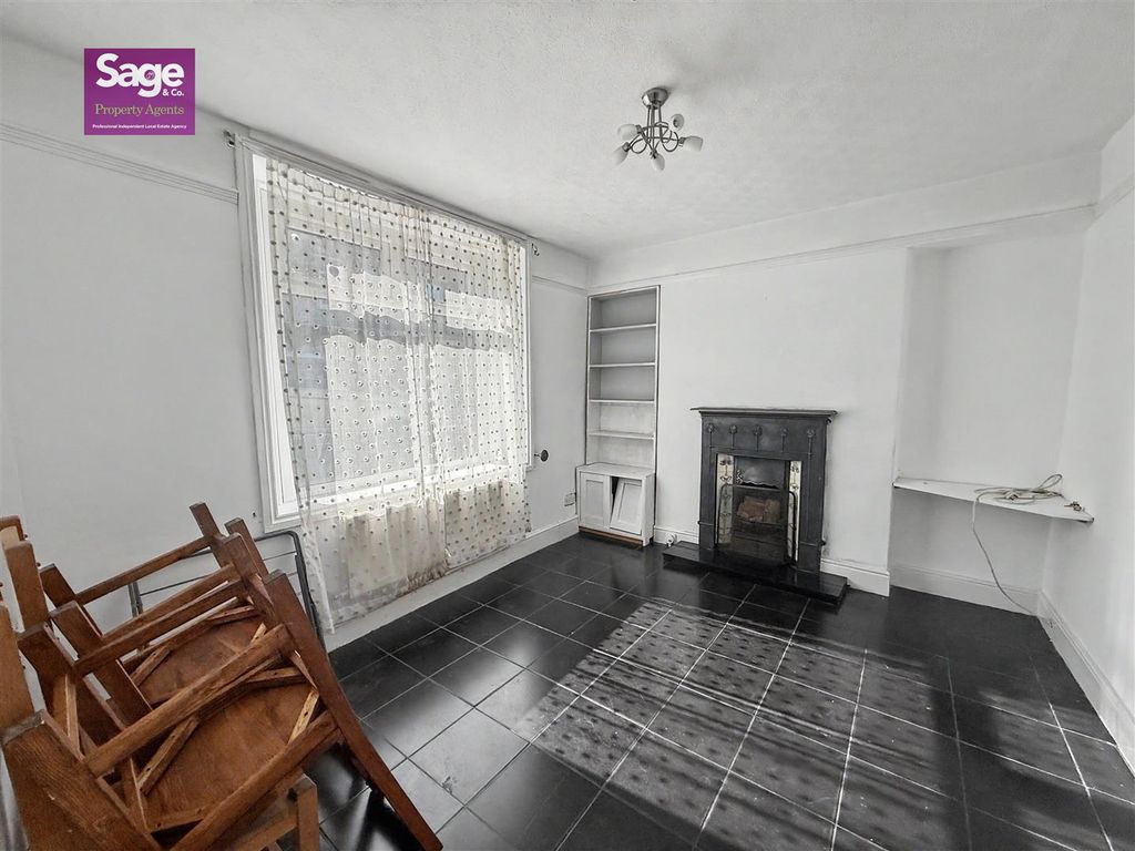 Property photo 3 of 15