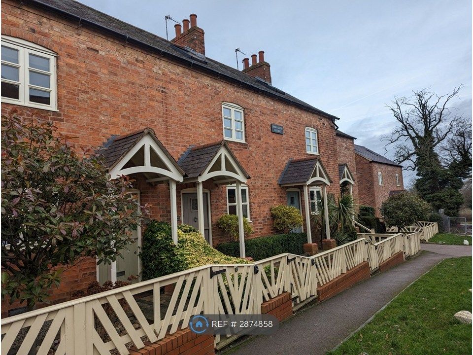 Property photo 2 of 18 Street Scene - Broad Lane