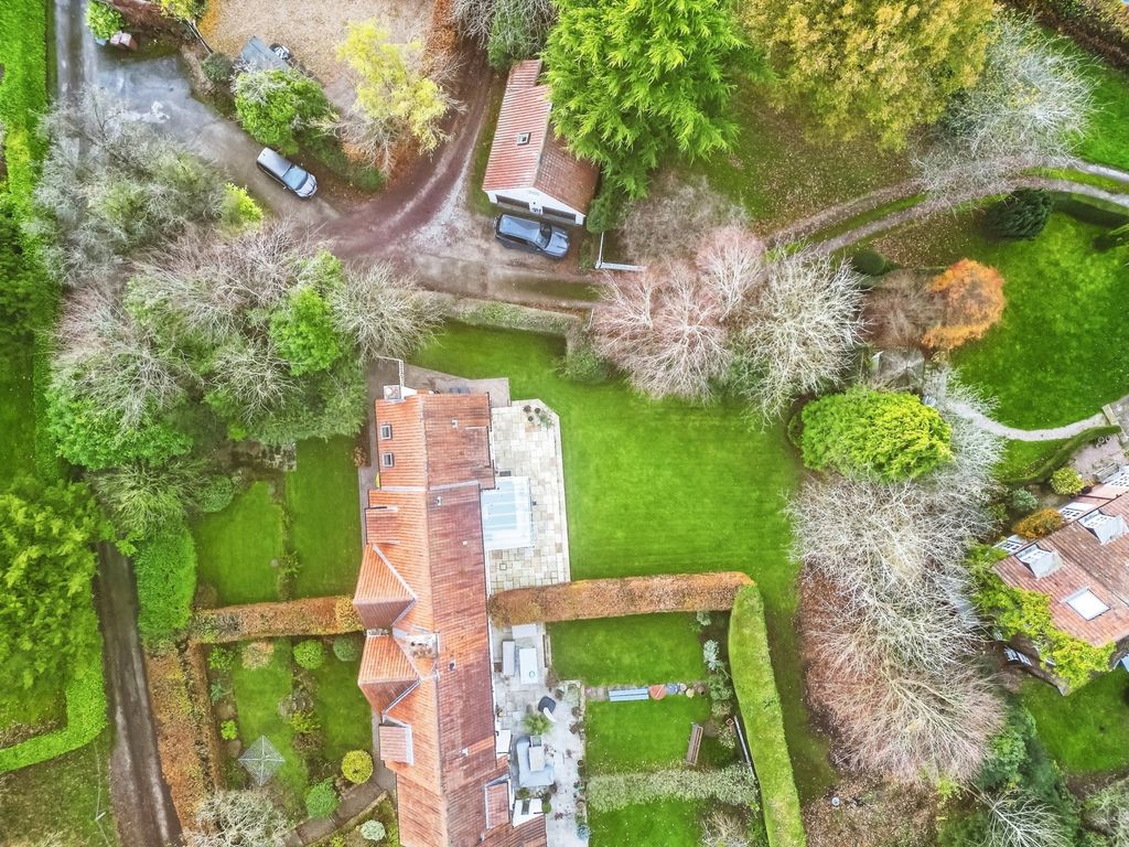 Property photo 3 of 31 Drone