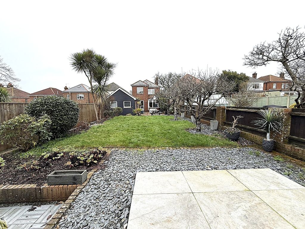 Property photo 2 of 37