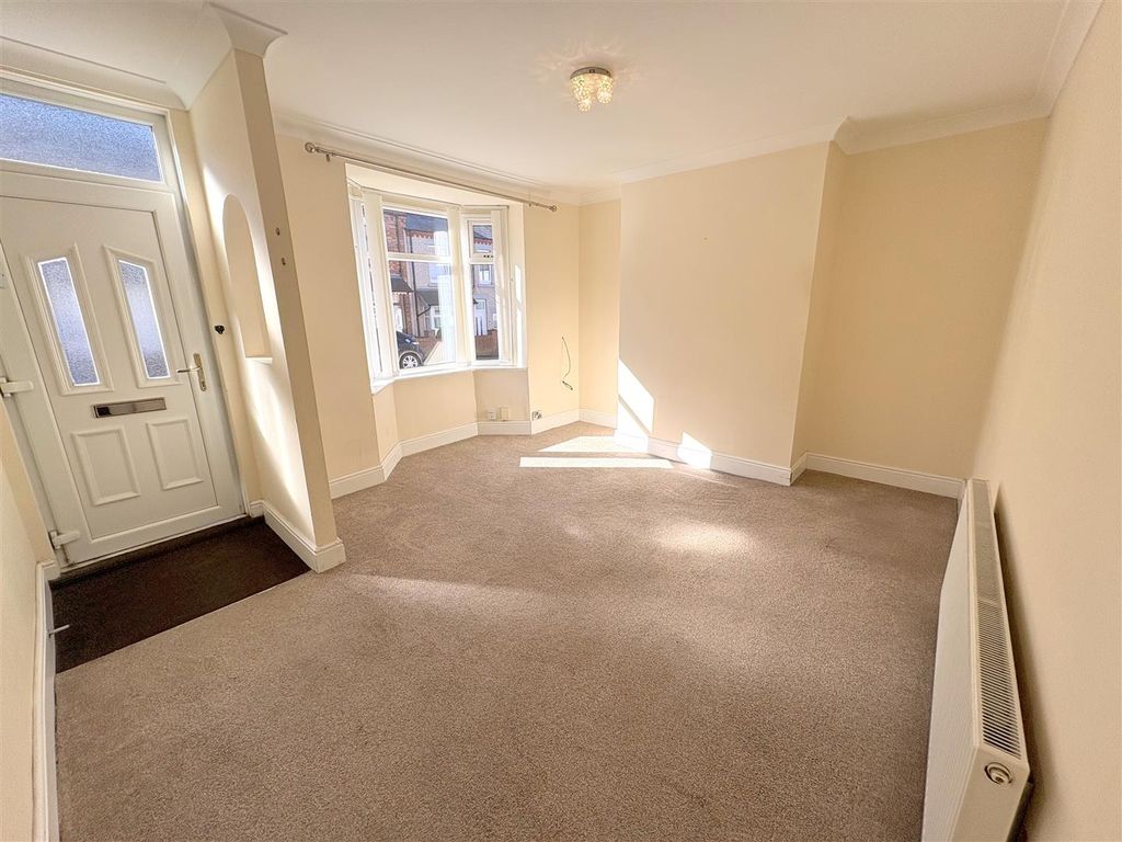 Property photo 2 of 10 Lounge