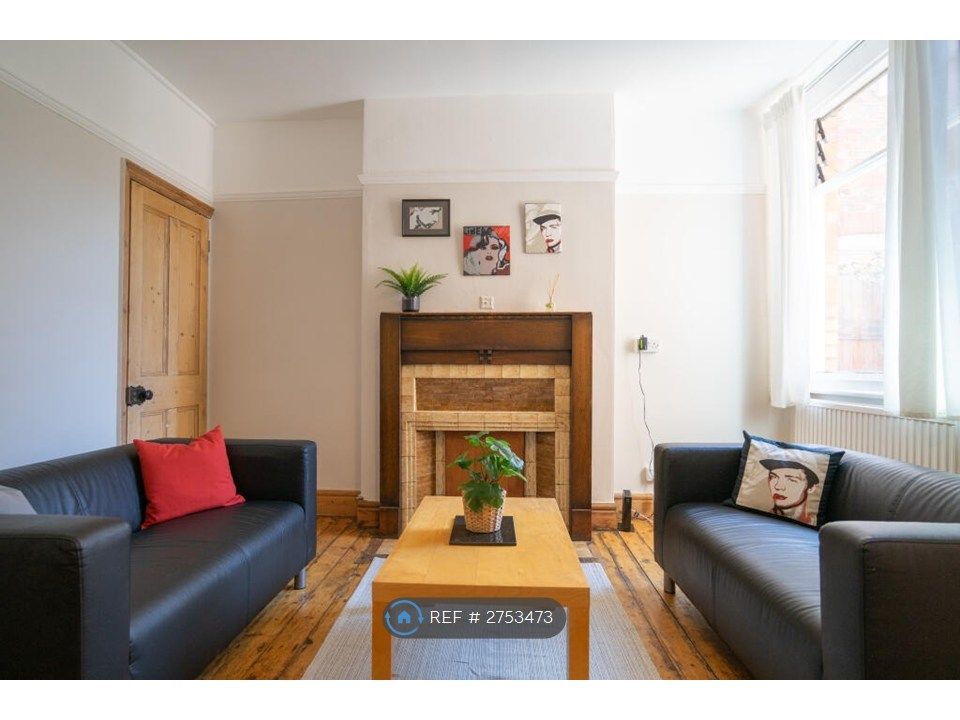 Property photo 3 of 15 Living Room