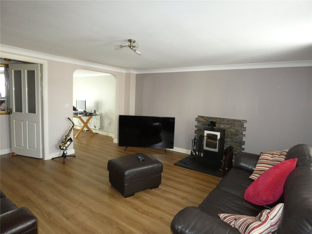 Property photo 2 of 18 Picture No. 04