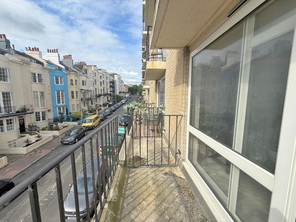 Property photo 2 of 13 11
