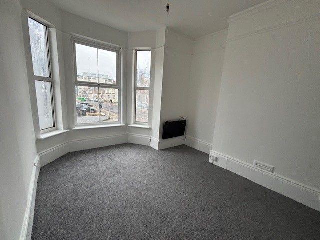 Property photo 3 of 7 Living Room