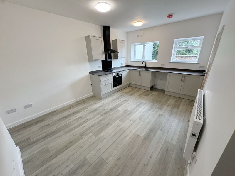 Property photo 2 of 7 Kitchen / Dining Room