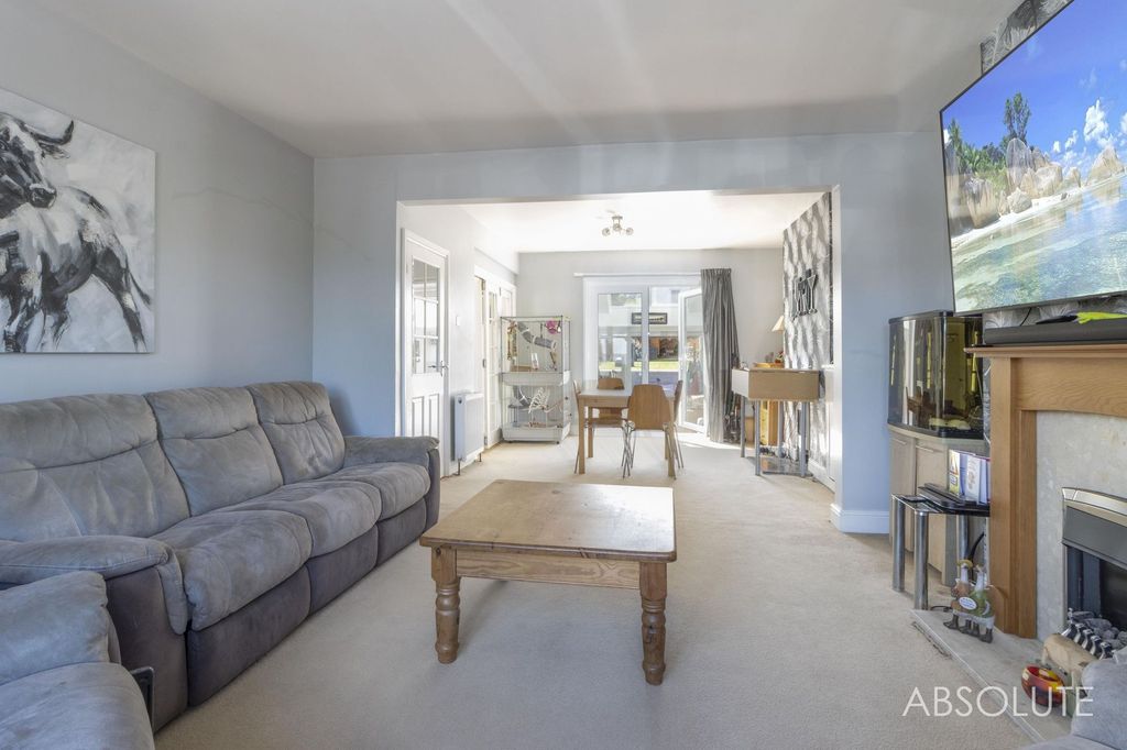 Property photo 2 of 33