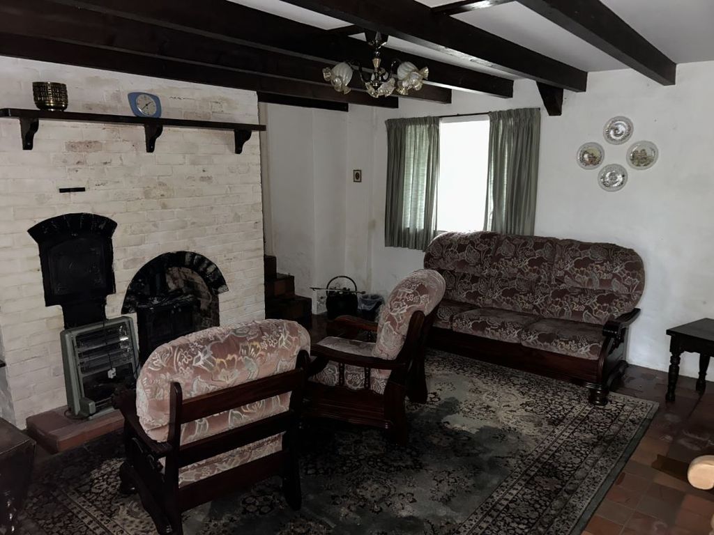 Property photo 3 of 6