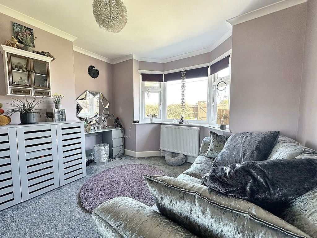 Property photo 3 of 27