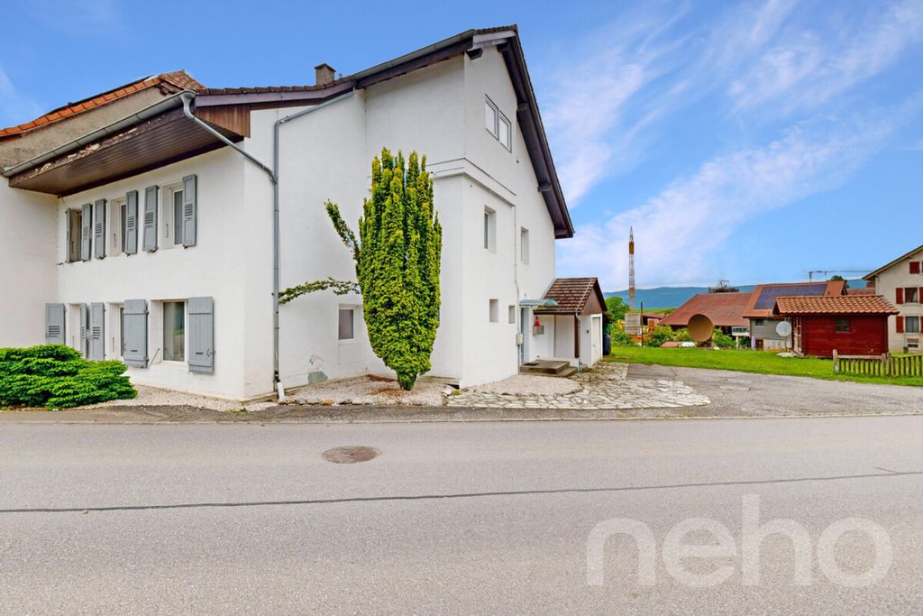 Property photo 2 of 13