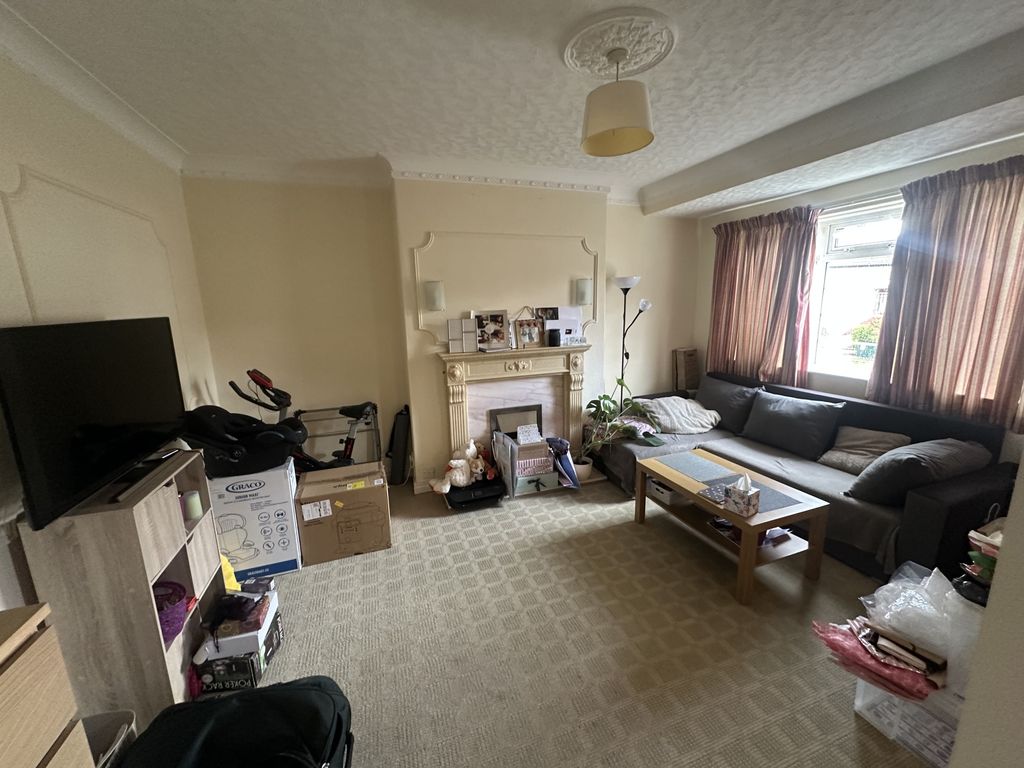 Property photo 2 of 7