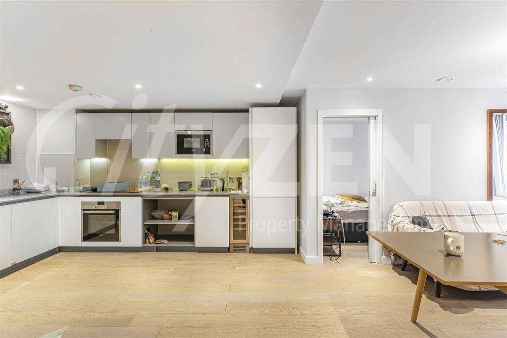 Property photo 2 of 18 Kitchen