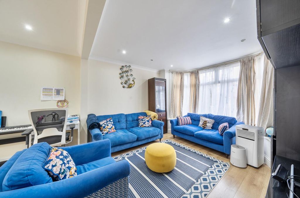 Property photo 2 of 16 Davidson Frost-Wellings, Dfw, Ladycroft Walk, Stan