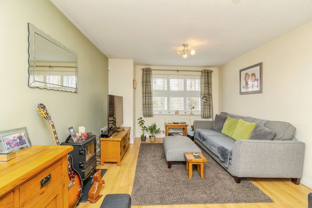 Property photo 2 of 19 Pbox-Img.Jpg