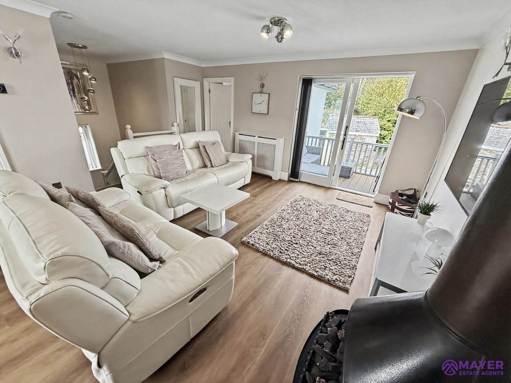 Property photo 3 of 25