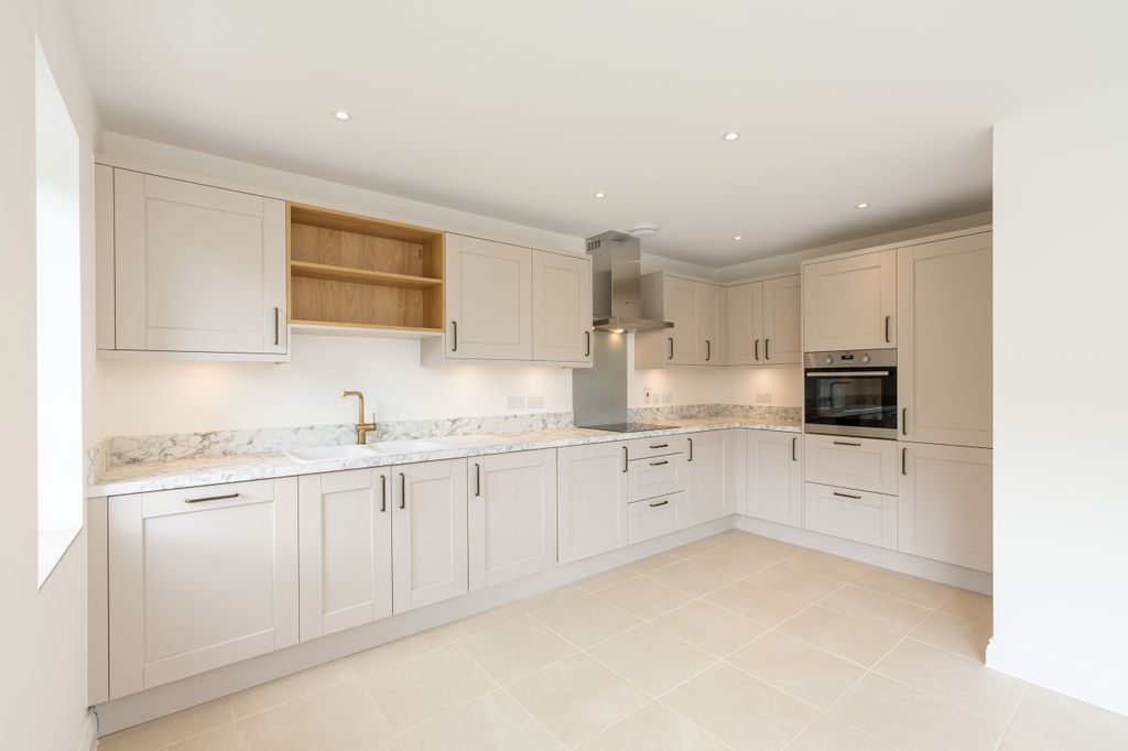 Property photo 2 of 22 15_Summerleaze-030Edit