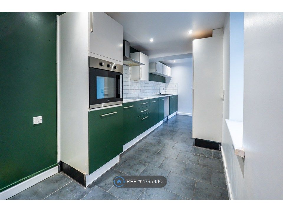 Property photo 2 of 23