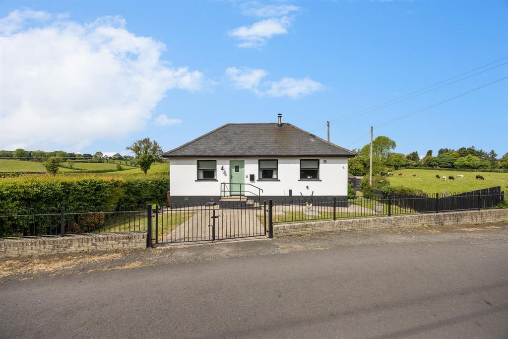 Property photo 1 of 19 71 Lough Road 06.Jpg