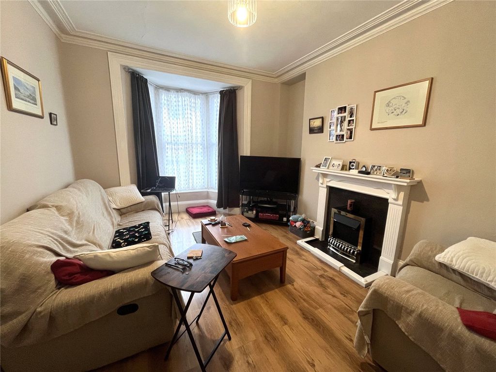 Property photo 2 of 17 Picture No. 01