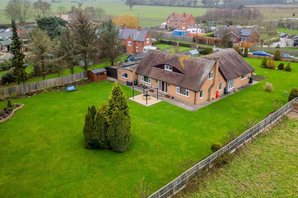 Property photo 1 of 42