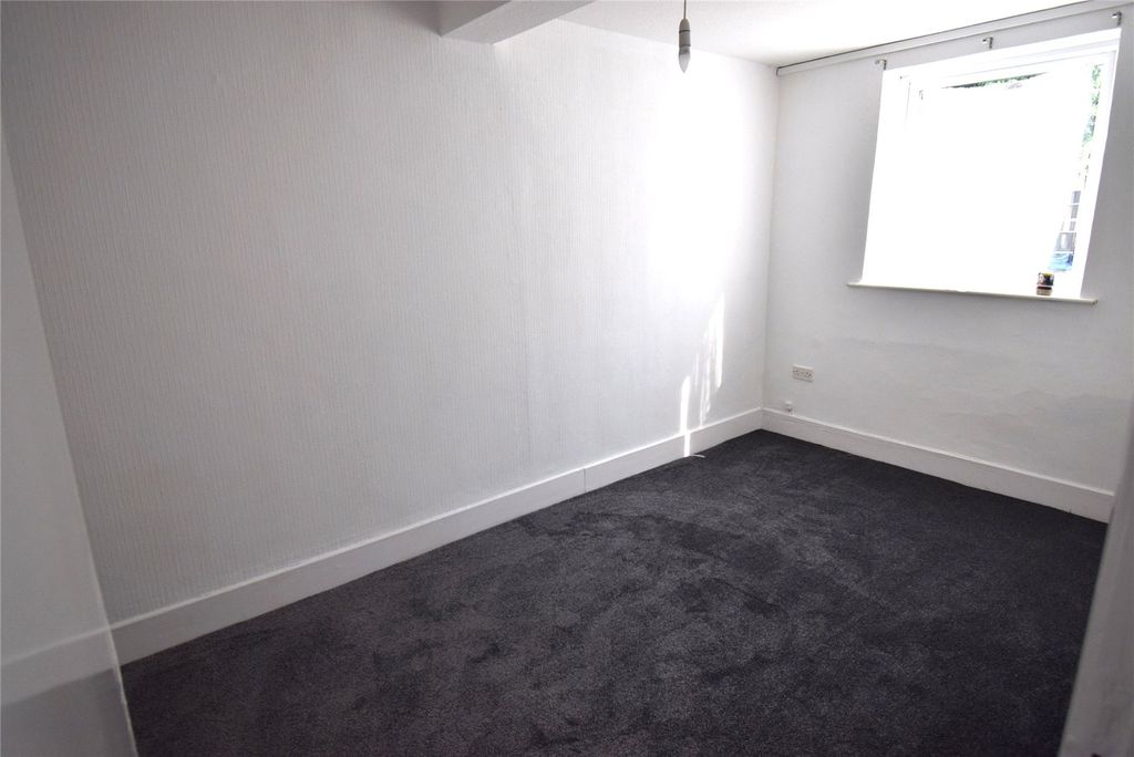 Property photo 3 of 13 Picture No. 02