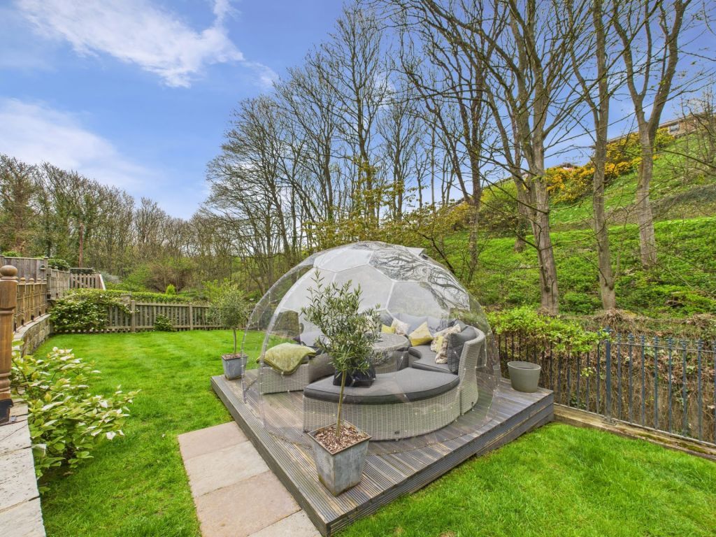 Property photo 2 of 32