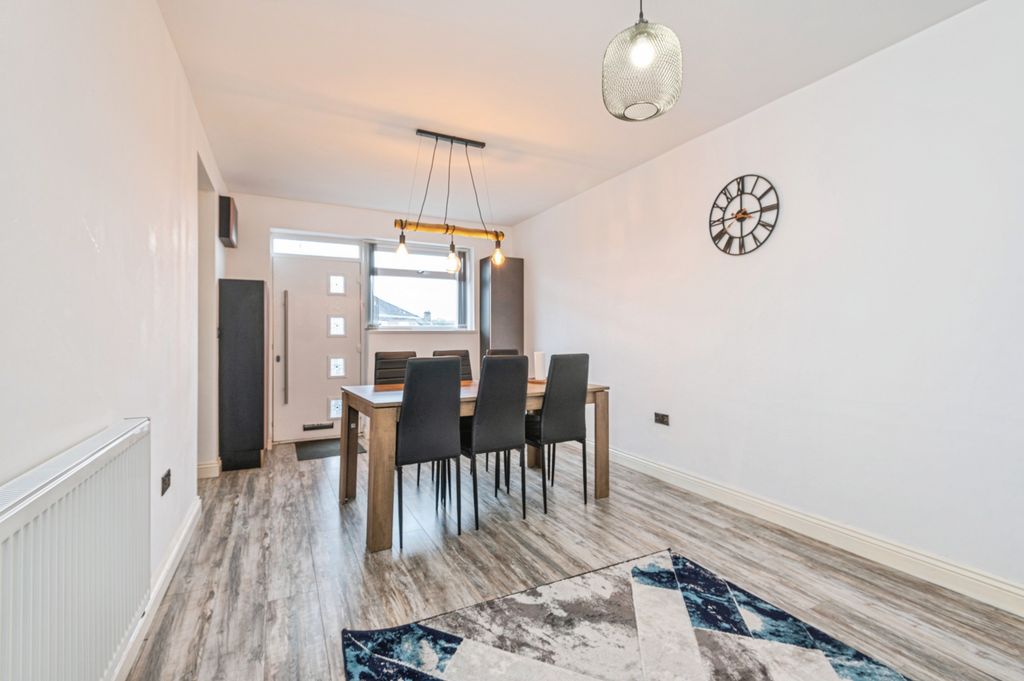 Property photo 3 of 14 Dining Room