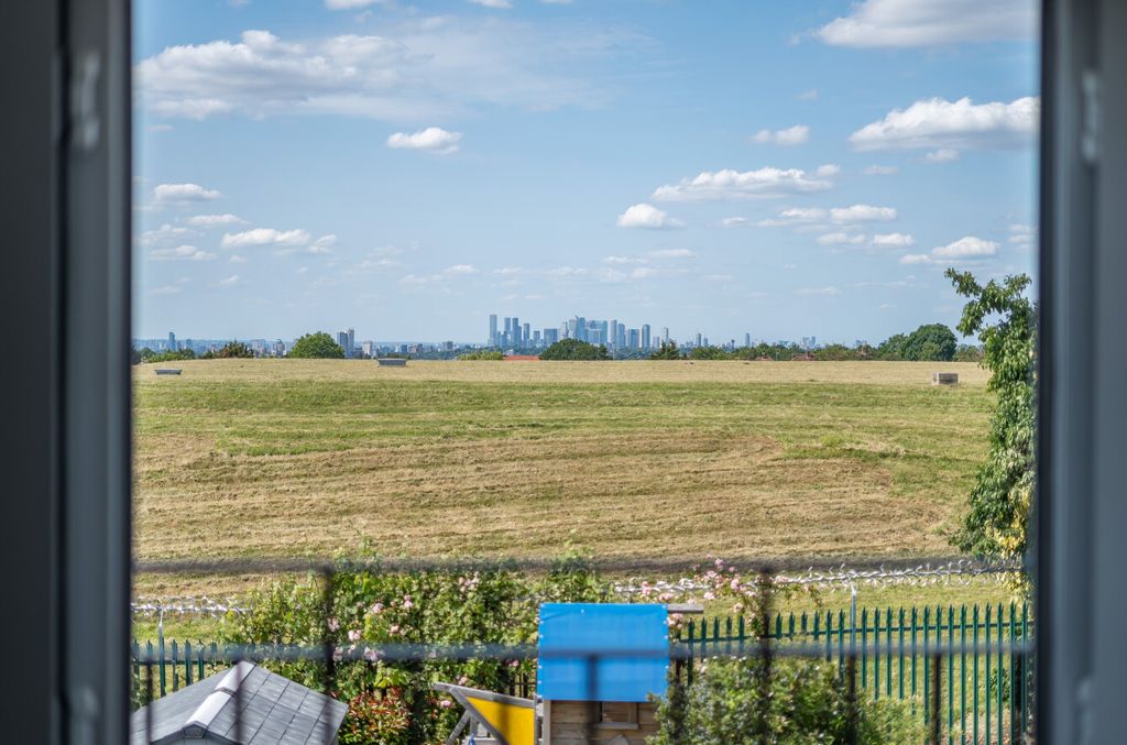 Property photo 1 of 21 1311342-2-684c7A5...