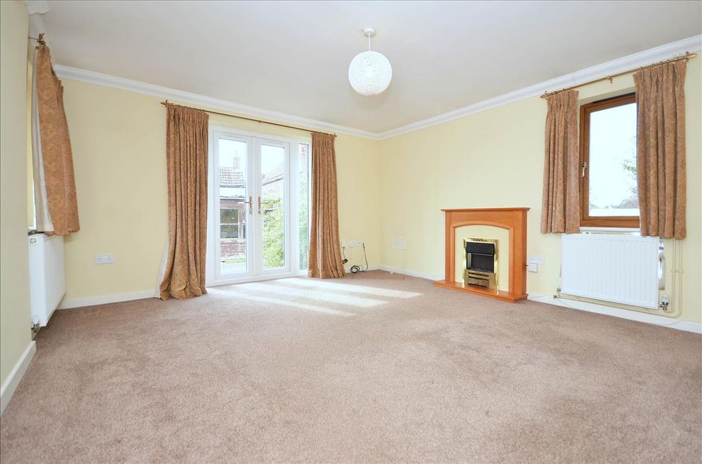 Property photo 2 of 8