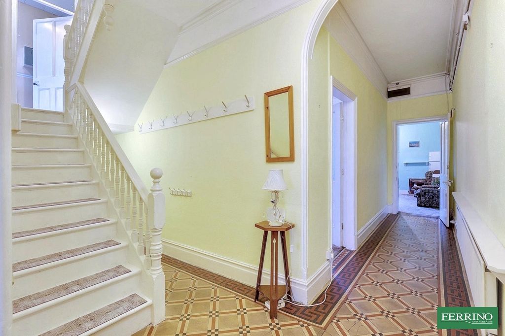 Property photo 2 of 27 Entrance