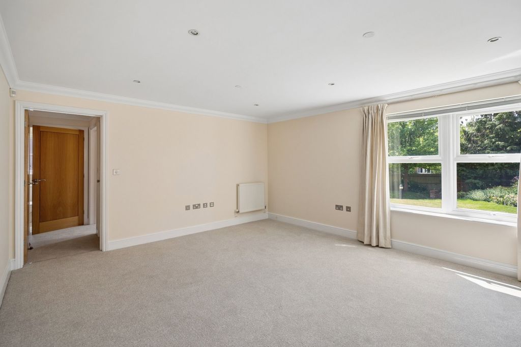 Additional image 5 of 3 bed flat for saleWoodstock Road, Oxford OX2