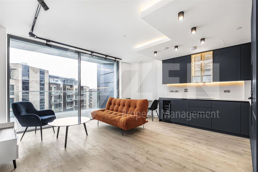 Property photo 1 of 17 Reception