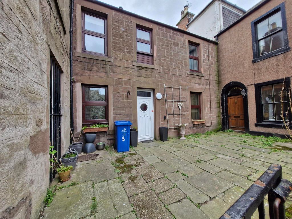 Property photo 1 of 11 Front