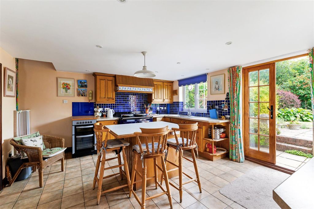 Property photo 3 of 22 92372_Old Post Office Coate (11).Jpg