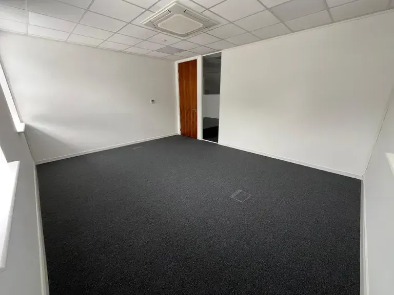 Property photo 3 of 8 Gallery