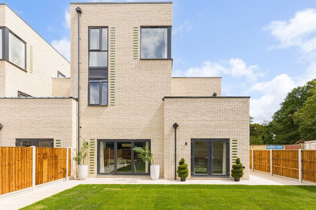 Property photo 2 of 19 Rear