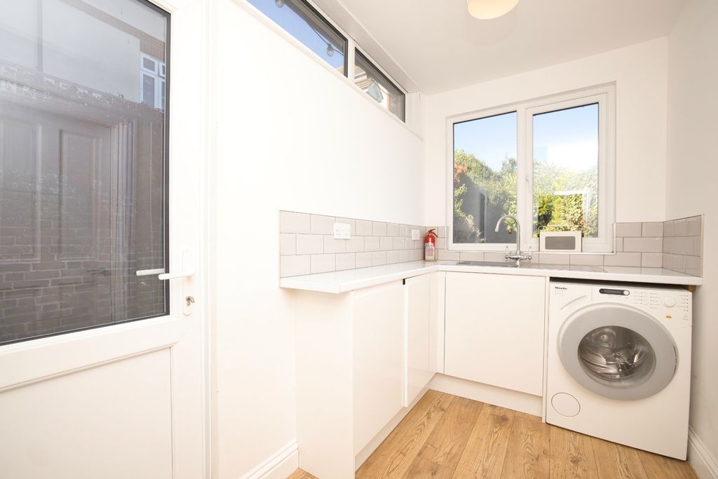 Property photo 3 of 18 Picture 3