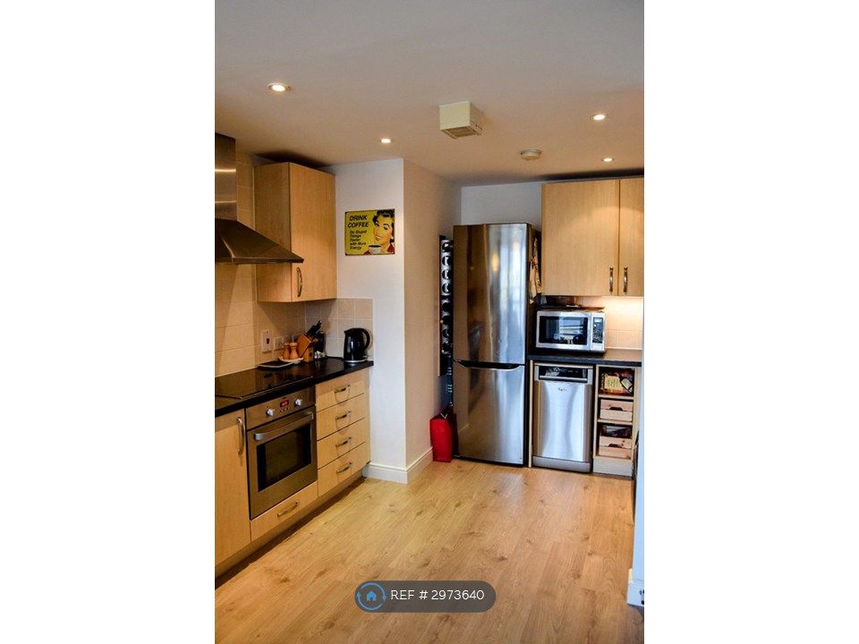 Property photo 3 of 18 Kitchen To The Left