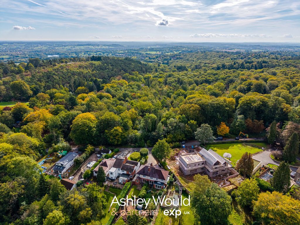 Property photo 2 of 33