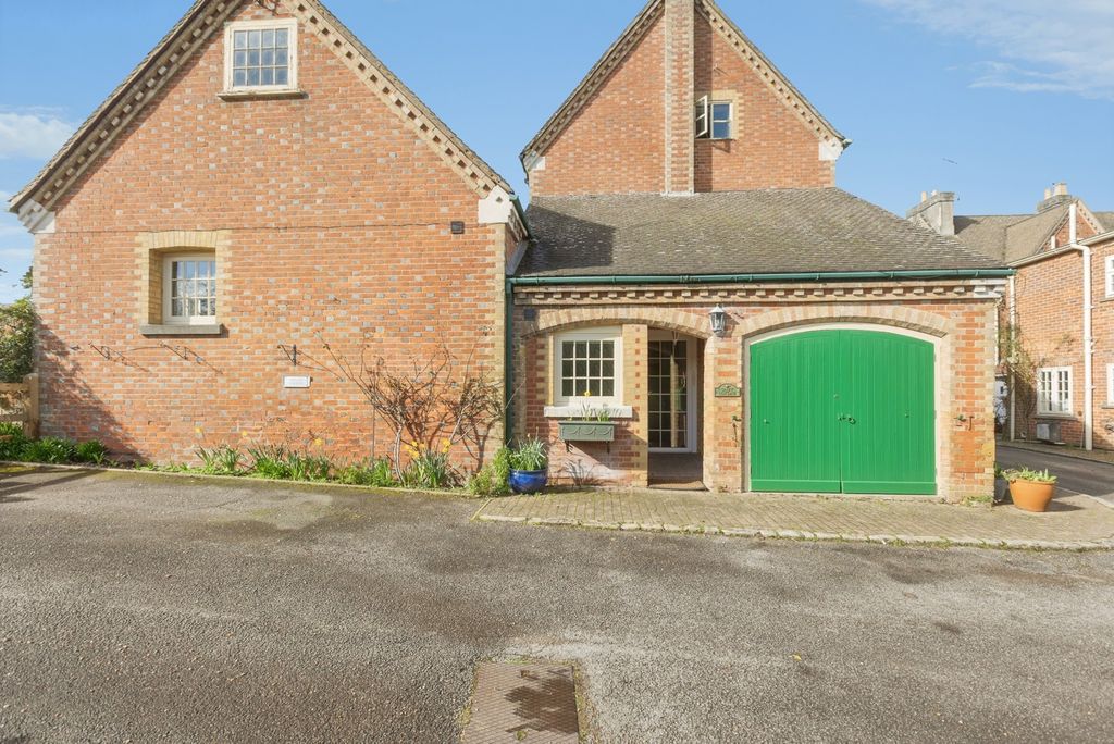 Property photo 1 of 19 Pbox-Img.Jpg