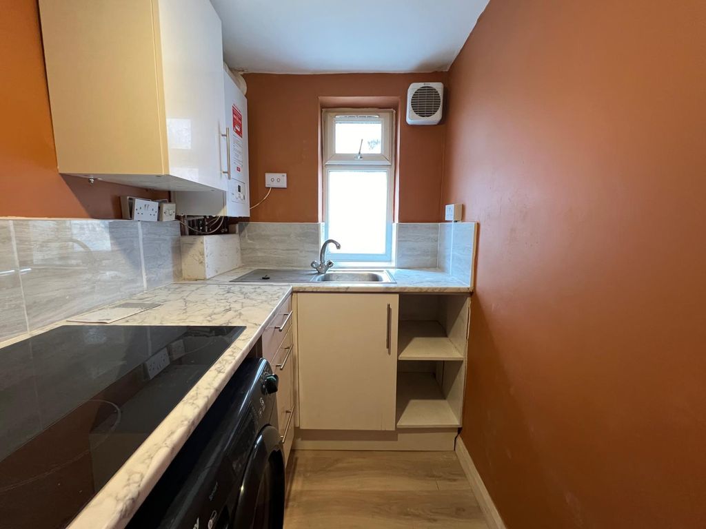 Property photo 2 of 4 E5d5Db08-Abb8-435F-8959-314c2d6d7Ab1